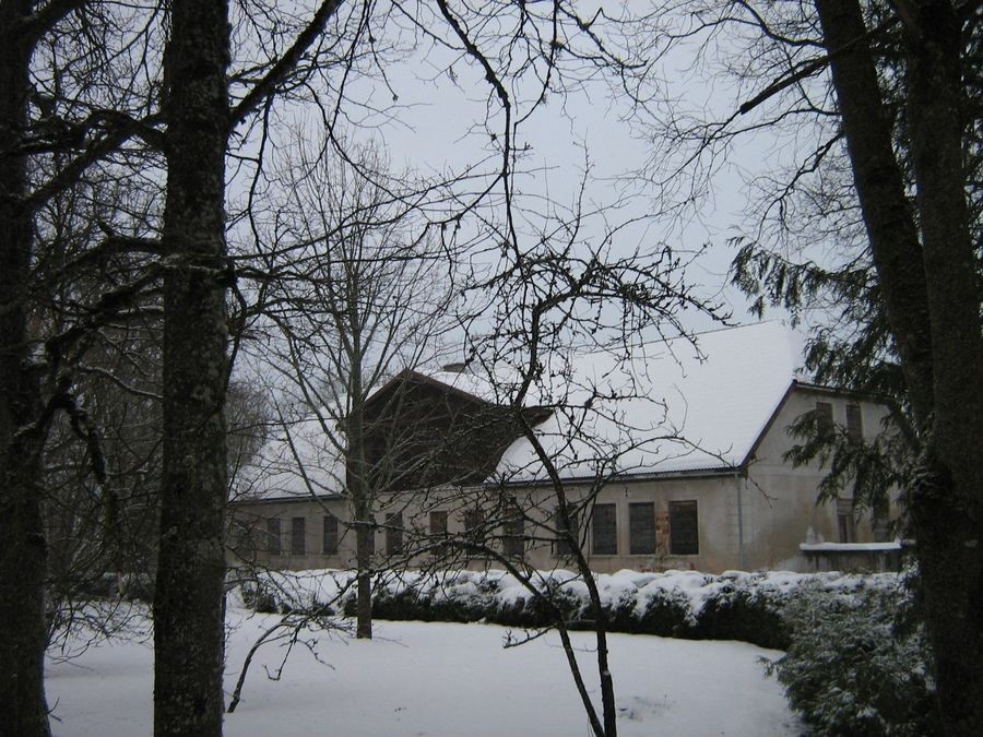 Main building of Keeni manor