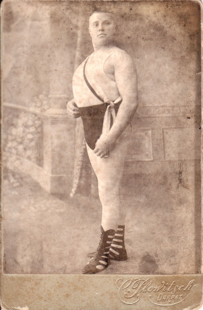 Raskejõustiklane Karl Mosin