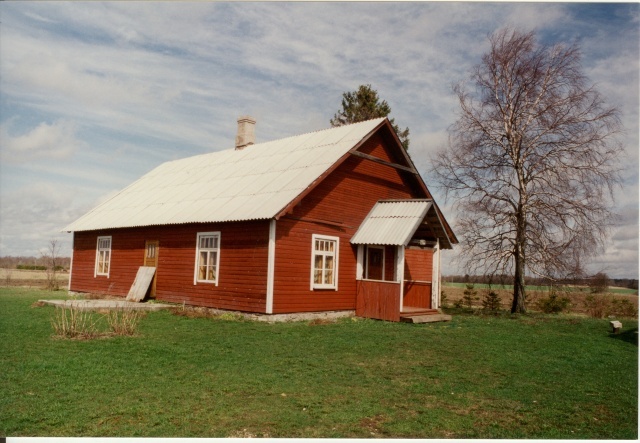 värvifoto Kareda küla vaade, Koru-Hansu talu elumaja 1997