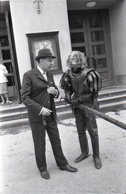 Kaader filmistuudio "Tallinnfilm" värvifilmist "Varastati Vana Toomas", Vana Toomas - ENSV teeneline kunstitegelane Kaljo Kiisk ja ajaloolane - ENSV teeneline kunstnik Endel Pärn.  similar photo