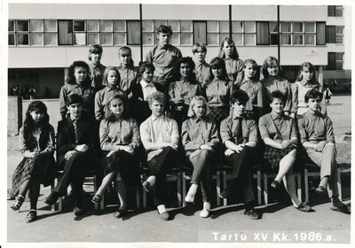 Grupifoto. Tartu 15. Keskkooli õpilased 1986a.  duplicate photo