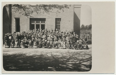 foto Viljandi III Algkool'i grupp kooliõuel 1930  duplicate photo