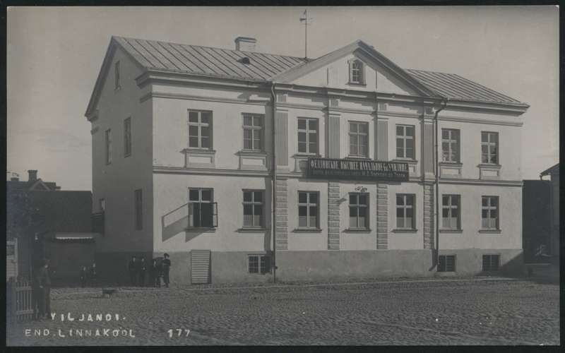 fotopostkaart, Viljandi, Viljandi Linnakool (kõrgem algkool), turuplats, u 1915, foto J. Riet