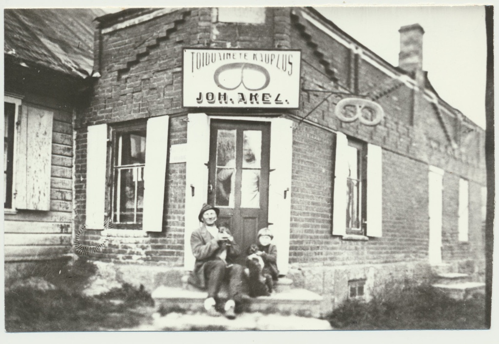 foto Halliste khk, Abja, Joh.Akeli kauplus u 1930