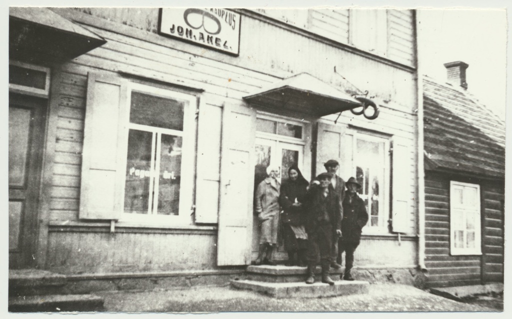 foto Halliste khk, Abja, Joh.Akeli kauplus u 1930