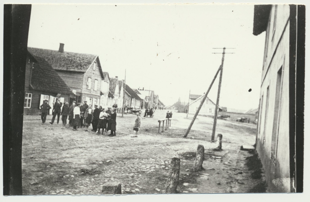 foto Halliste khk, Abja, Pärnu mnt, paremal turuplats u 1930