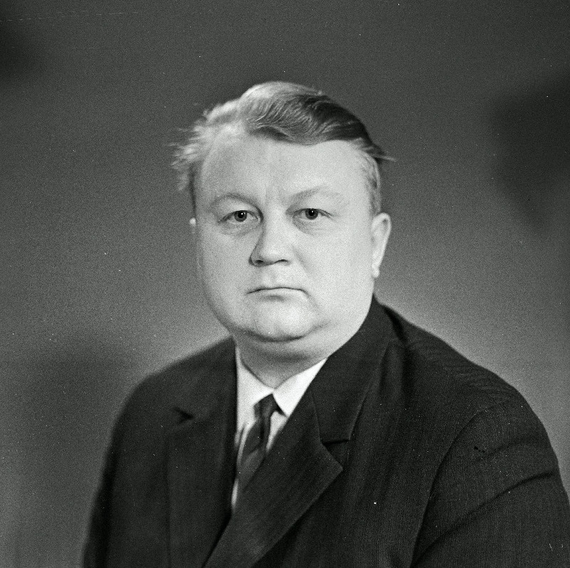 Loik, H. - Eesti NSV Ülemnõukogu seitsmenda koosseisu saadik.