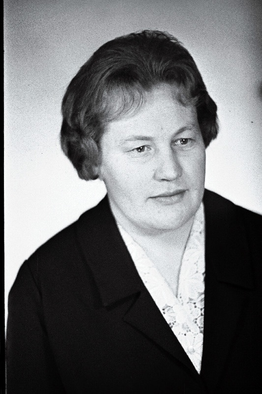 Lõhmus, V. - Eesti NSV Ülemnõukogu seitsmenda koosseisu saadik.