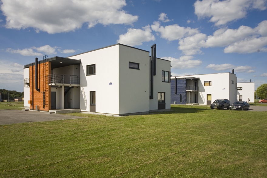 Soosepa elurajoon Pärnamäe külas Viimsis, vaade hoonetele. RAP Arhitektid / Raul Kõllamaa