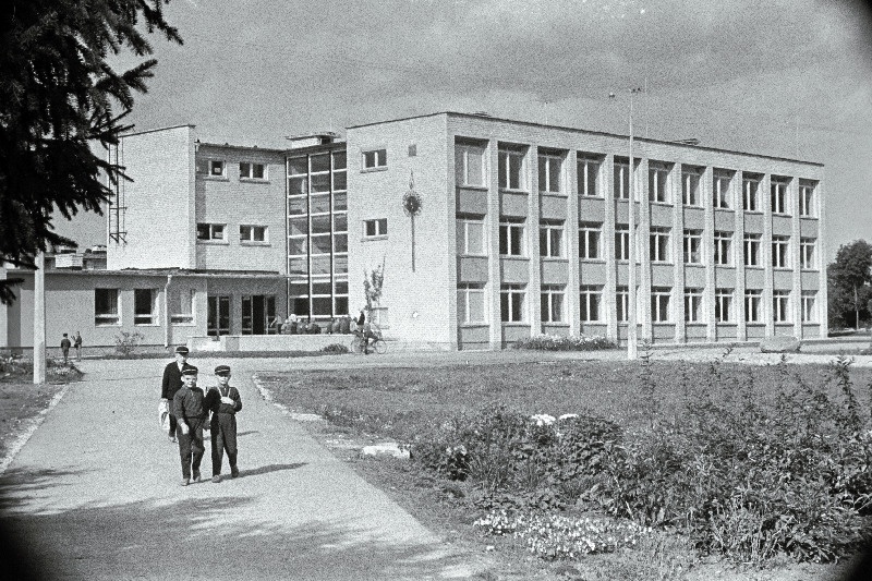 Märjamaa uus koolihoone.