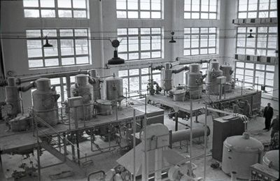 Vaade Viljandi Piimatoodete kombinaadi piimapulbri tootmise tsehhi.  similar photo