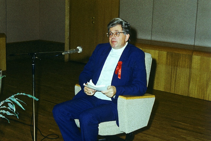 Filosoofiakandidaat Aigar Vahemetsa Tallinna Lenini rajooni oktoobripeol.