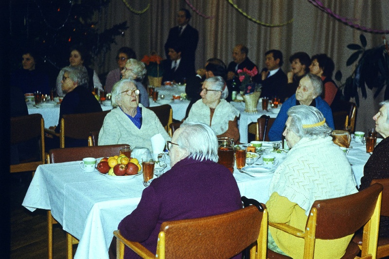 Vaade saali personaalpensionär Madli Petree 100. sünnipäeva tähistamisel.