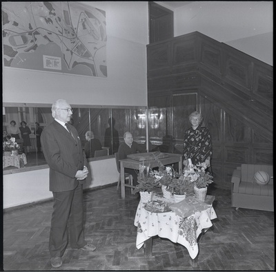 Tartu ülikooli õppejõu Pärja Tiido 55. sünnipäev. Pensionile saatmine Gagarini (J. Tõnissoni) tn. 1 kateedri ruumides. 10. detsember 1979. a.  similar photo