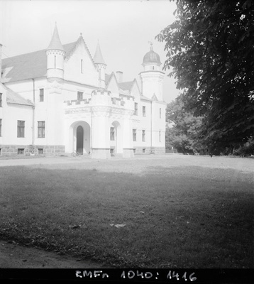Alatskivi loss  similar photo