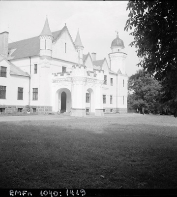 Alatskivi loss  similar photo