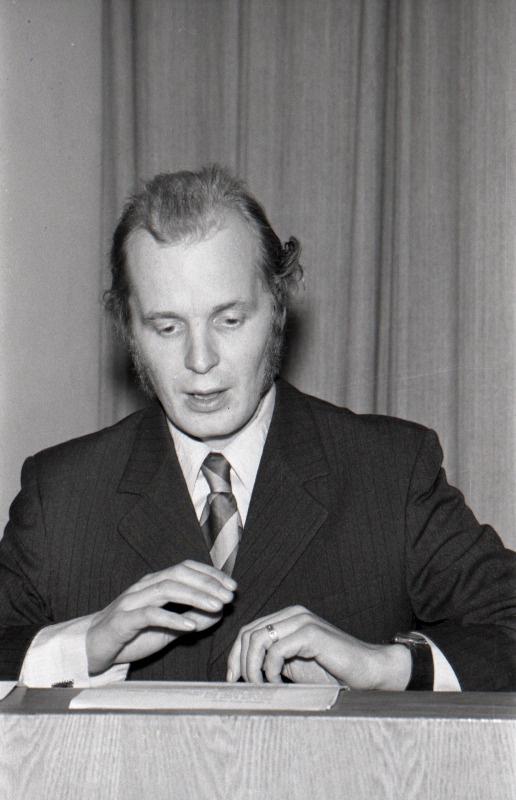 Kirjanduslik kolmapäev Kirjanike Majas. Ott Raun.