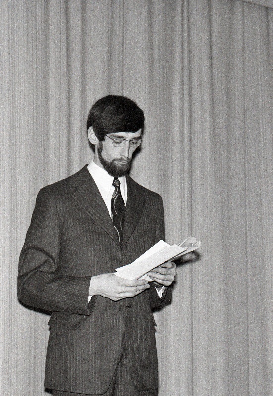 Kirjanik Jaak Jõerüüt.