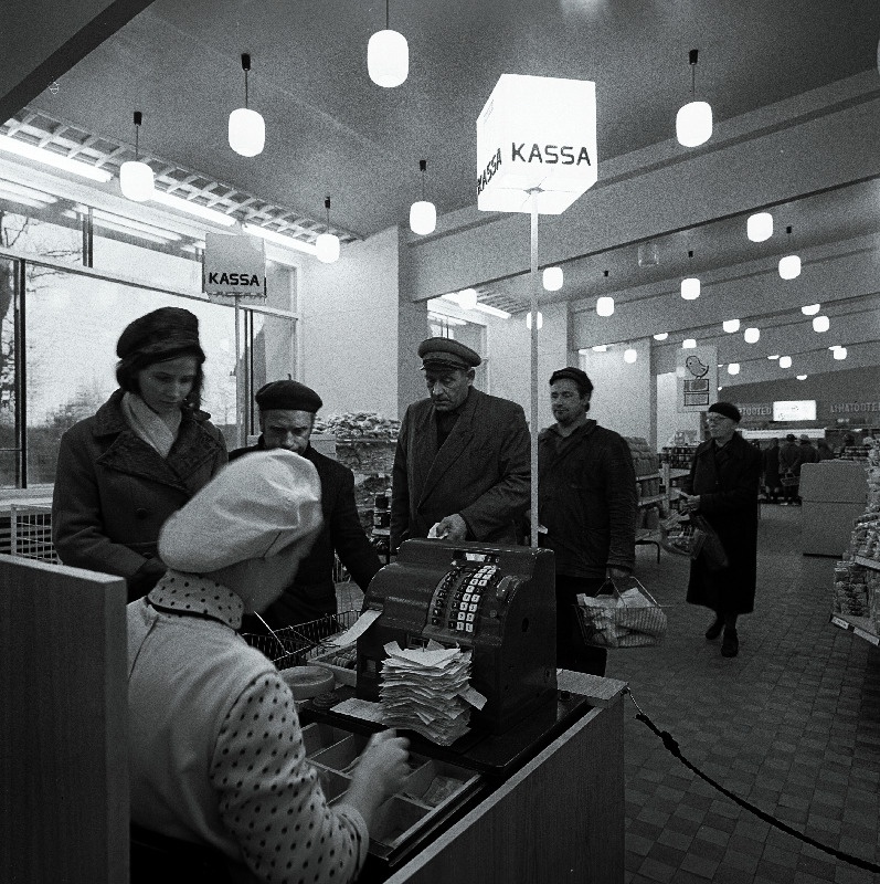 Kaupluse “Pärnu” sisevaade.