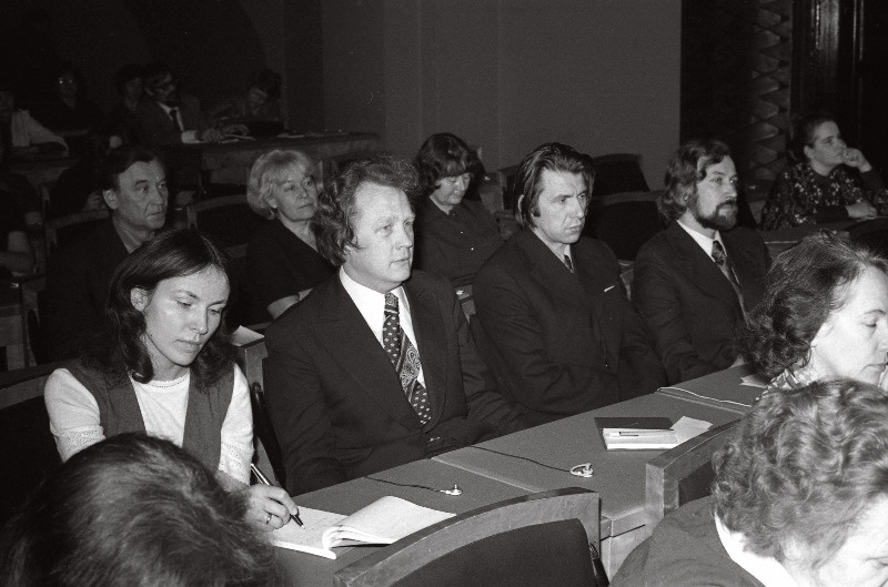 Kirjanike kongress. Vasakult 2. Arvo Valton, Hando Runnel, Jaan Kaplinski.