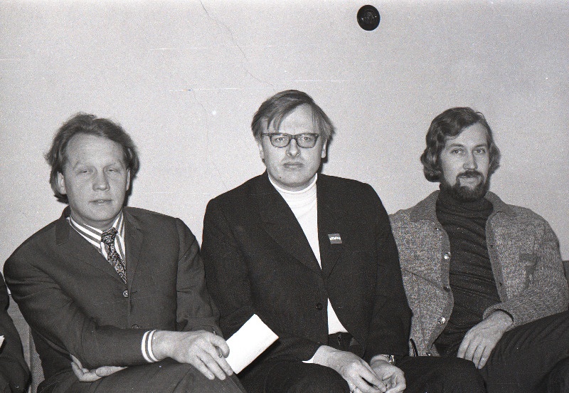 Vasakult kirjanikud: Arvo Valton, Mats Traat, Jaan Kaplinski.