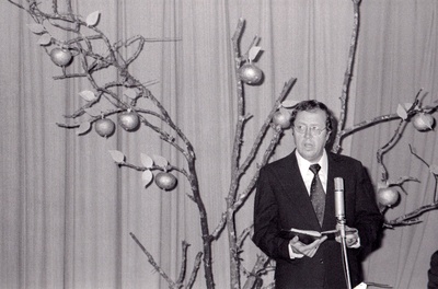 Kirjanik Mart Raua 75. juubelisünnipäeva tähistamine. Juubilar.  similar photo