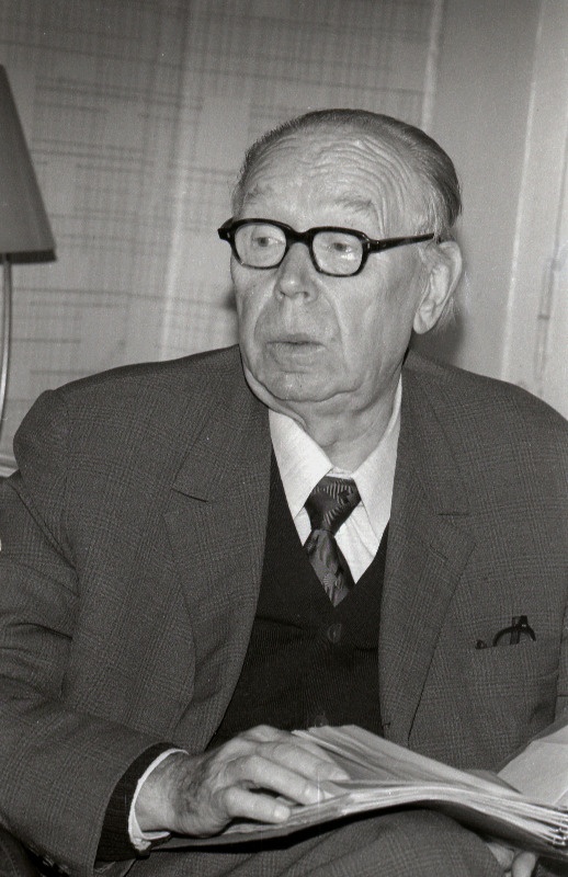 Kirjandusteadlane Valmar Adams.