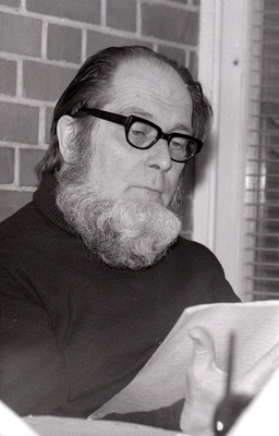 Kirjanik Jaan Kross.  similar photo