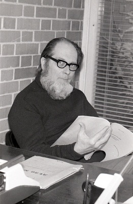 Kirjanik Jaan Kross.  similar photo