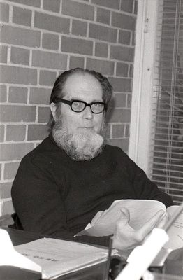 Kirjanik Jaan Kross.  similar photo