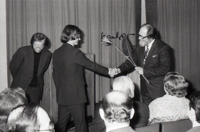 Kirjanik Jaan Krossi 60. sünnipäeva tähistamine Kirjanike Majas.  similar photo