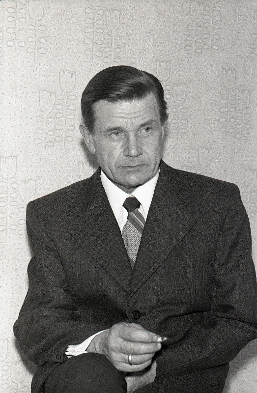 Tõlkija Harald Lepik.