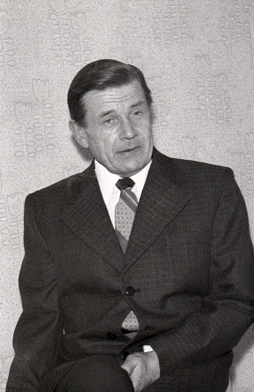 Tõlkija Harald Lepik.