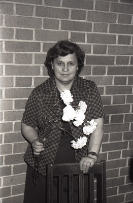 Kirjanik Ellen Niit.  similar photo