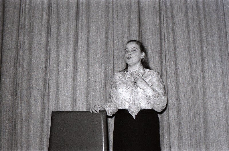 Näitleja Viiu Härm esinemas kirjanduslikul kolmapäeval Kirjanike Majas.