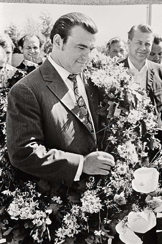 Euroopa meister tõstmises Jaan Talts saabumas lennujaama Euroopa meistrivõistlustelt.