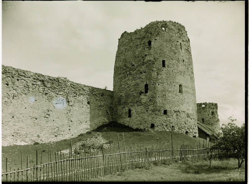 Irboska vana linnamüür.
