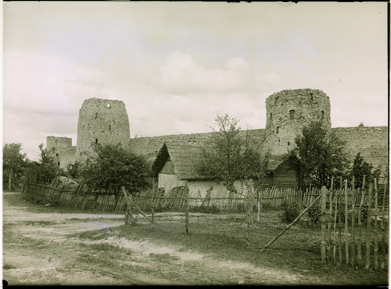 Vaade Irboska linnamüürile.
