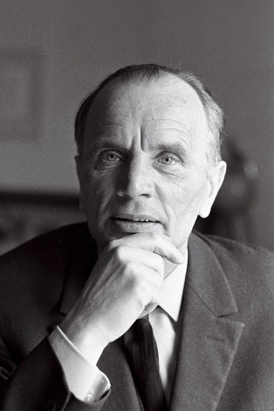 Eesti NSV teeneline kunstitegelane Paul Rummo.