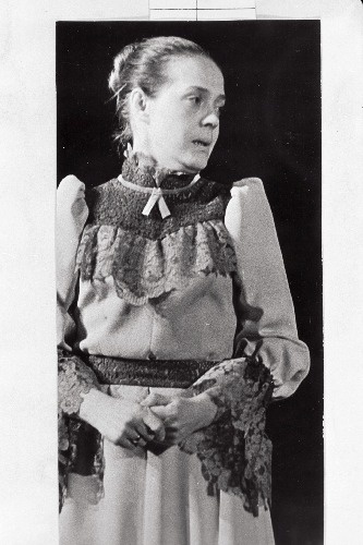V.Kingissepa nim. TRA Draamateatri näitleja Mari Lill Liisa osas L.Tolstoi draamas "Elav laip".