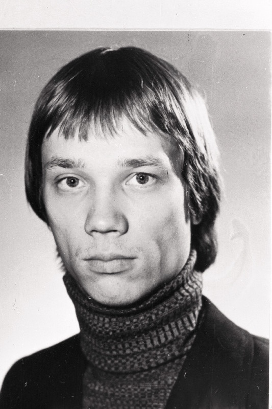 Oja, Rein - Tallinna Riikliku Konservatooriumi lavakunstikateedri 1978.a. lõpetaja.