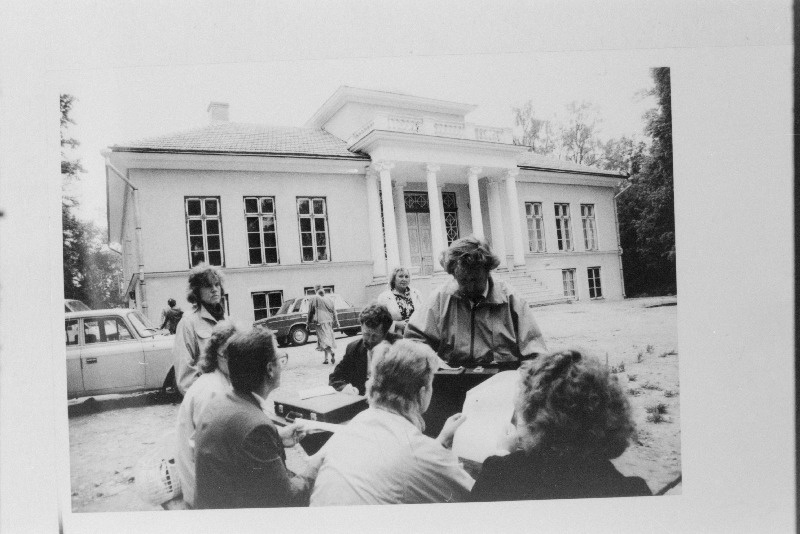 Ajakirjanikud üritusel Päev Rapla rajoonis Rapla Agrotööstuskoondise Info- ja Õppekeskuses Pirgu mõisas.