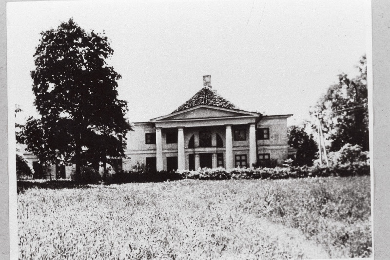 Vaade Kose - Triigi mõisahoonele, kus elas ja suri Otto von Kotzebue.