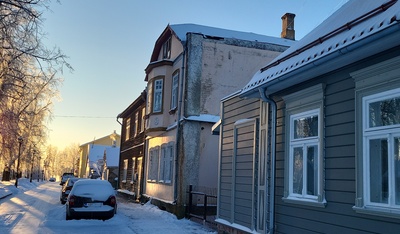 Foto.  Võru, Katariina tänava loodekülg Jüri ja Kreutzwaldi tänava vahel 1950.aastail. rephoto