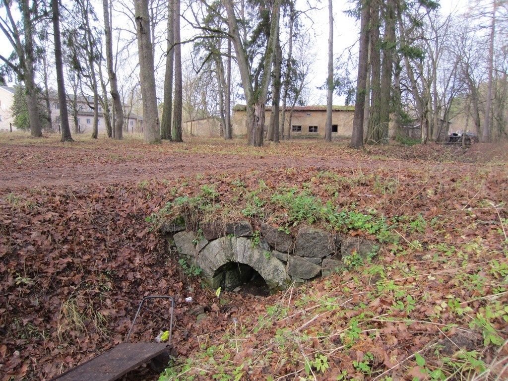 Rock bridge of Arkna Manor 2