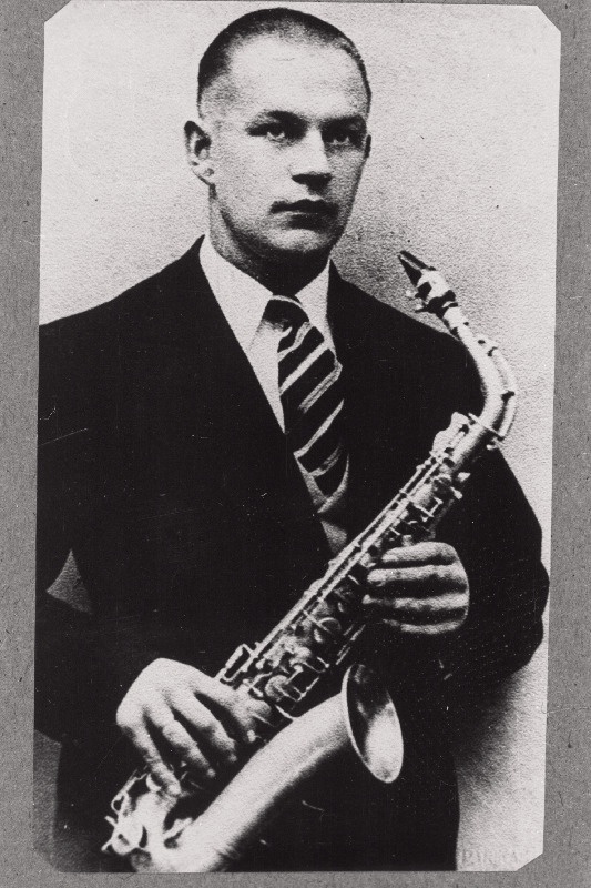 Tantsuansambli “Vivo Band” üks asutajatest, klarnetimängija Elmar Pert.