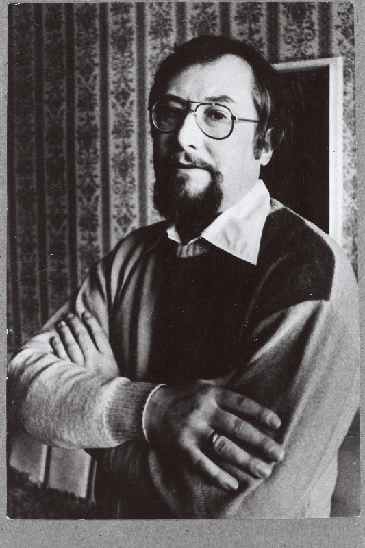 Kirjanik Kalju Saaber.