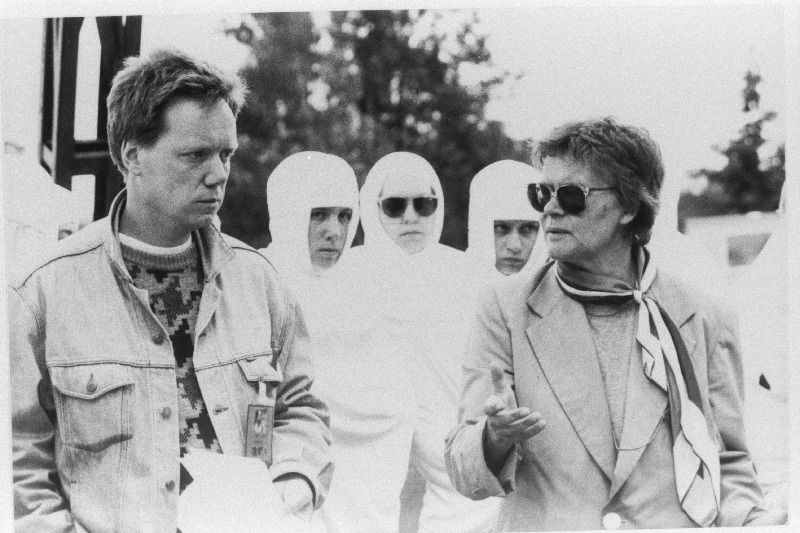 Pühajärve ääres toimunud vaateratta ja  amatöörnäitlejate  vaatemängu “Circulus” autor ja kunstiline juht Merle Karusoo ning lavastaja Toomas Lõhmuste.