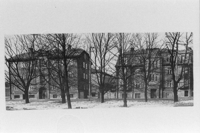 Elamud Salme tänaval.