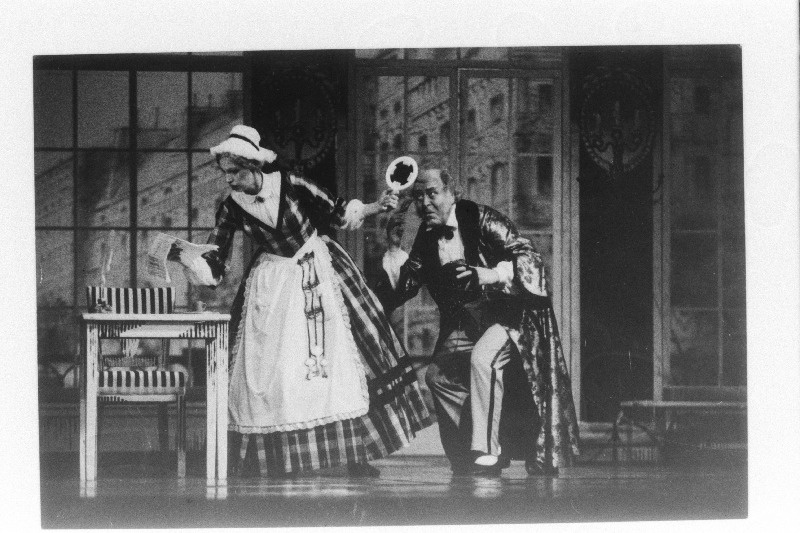 Stseen Bournonville´i balletist “Konservatoorium” Estonia Teatris. Madame Bonjour - Svetlana Potapova, monsieur Dufour - Juris Zigurs.